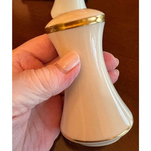LENOX -  Eternal Collection Vintage (60s) Porcelain Salt & Pepper Shakers/3.75" - Picture 9 of 16